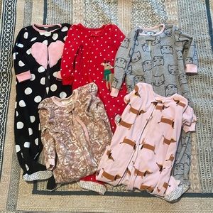 Bundle of baby girls fleece footed pajamas 24 months & 2T